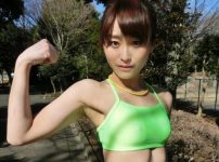 【抜ける！】グロテスクなザーメンショットでアソコを濡らすスレンダーな筋肉質の女性!藤里涼子