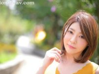 【抜ける！】妻よ、私をイカせたいなら絆創膏を剥がしてくれ...!巨乳で超ピンクの乳首に絆創膏を貼ったエロい奥さん!須藤綾子