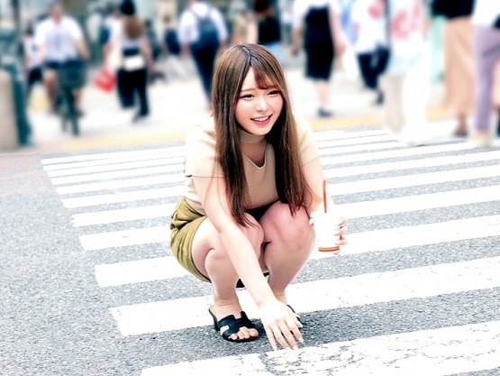 ［素人美少女］究極の羞恥プレイ‼『アソコに食い込んでる…ｗ』21歳の巨乳ギャルが賞金目当てでリモコンバイブ挿入お散歩❤