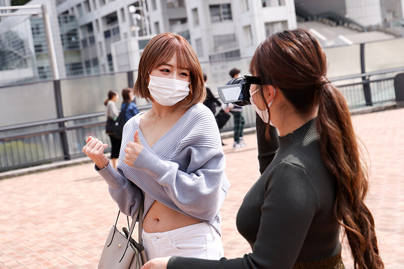 最近JDでのあるうわさが。女子大生の間で女好きが急増しているとのこと。調査すべく街で女子大生に声をかけて見ることに…（市川愛茉 有村のぞみ 浜崎真緒 玉木くるみ 百瀬あすか）
