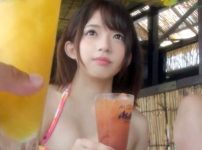 【オナニー日課×乳首ビンビン】ビキニ素人GALを海ナンパでゲットして濃厚セックス！敏感乳首のＤカップ美乳ボディが激しくピストンでイキ乱れる