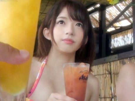 【オナニー日課×乳首ビンビン】ビキニ素人GALを海ナンパでゲットして濃厚セックス!敏感乳首のDカップ美乳ボディが激しくピストンでイキ乱れる
