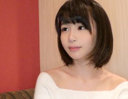 パイパンおマンコを発情させておチンポを欲しがるシロウト美女！感度抜群のスレンダーボディがマジ交尾でイキ乱れる