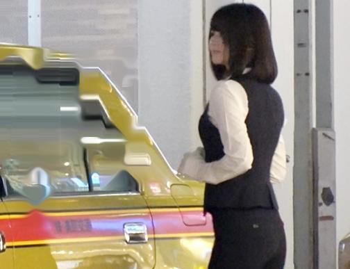 【素人×可愛すぎる24歳タクシー運転手】夜の街中で捕獲♡車の中でねっとりキス、フェラしてチンポを堪能したらホテルで即ハメして中出し発射！