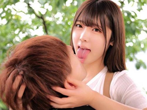 可愛い系女子大生が舌を絡ませ濃厚ベロチュー！お外で唾液滴るキスして感じまくる美少女がゴム無しチンチンを生ハメ♡