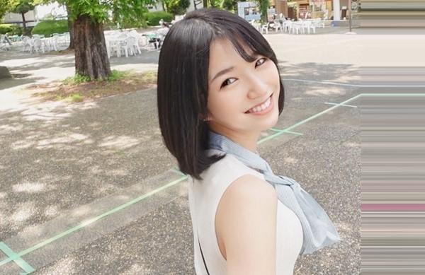 笑顔が可愛い剛毛な女子大生がドスケベ全開でねっとりフェラ♡彼氏のペニスを嬉しそうに咥えてイチャラブＳＥＸでイキまくる