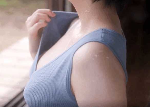 【三宮つばき×従姉（いとこ）】ドすけべな身体に育った従姉が童貞男チンポを童貞卒業♡ねっとりフェラから騎乗位ＳＥＸでおっぱい揺らして腰を振りまくる