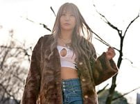 【素人ギャル×AV監督】三十路のアラサー素人を発掘してデビューさせちゃう！むっちりスケベボディが電マで即反応♪