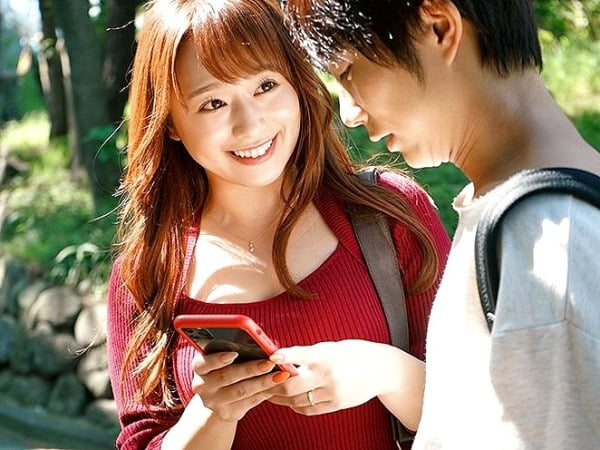 ［白石茉莉奈×熟女］不倫エッチ‼『ウチ泊まったら❓』地元へ帰省した三日間で憧れだった爆乳先輩と愛し合った記録❤