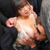 ＜女学生×ガチ輪姦＞電車内で低身長なミニマム巨乳JKを囲んでチカン！無理やりおチンコを挿入して立ちバックする凌辱強姦