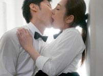 【初音みのり×バイト先の欲求不満な人妻】旦那の浮気を知ってもその生活から抜け出せないアルバイト先の奥様が寝取りちんこを受け入れ寝取られH