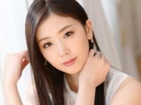 ＜小松杏×AVデビュー作＞モデルのような美形な奥様が男優とベロ出してねっとり絡めて待ちわびた顔して肉棒挿れ込まれる♥