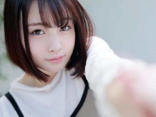 ［愛宝すず］お淑やか可愛い18歳の美女が純白巨乳をさらけ出してプロのテクニックで性感開発されちゃうぅぅぅ！