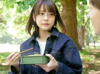 【制服女学生】メガネ似合う清楚な早漏文学娘に巨根追撃ピストン！大量潮吹きで敏感に痙攣興奮イキするロリ可愛い美少女