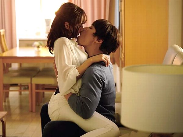 『ずっと好きだった…』1ヶ月”禁欲”させたえろ美少女な幼馴染と同棲！デカチン巨根のデカ尻騎乗位で羞恥に痙攣…＜フェラ抜き＞
