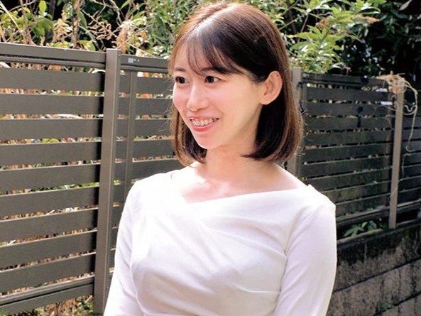 【人妻ナンパ】結婚7年目のスケベスレンダー美人妻に『童貞の包茎チ〇コ泡洗い』依頼！赤面発情でセックスな童貞卒業中出しセックス
